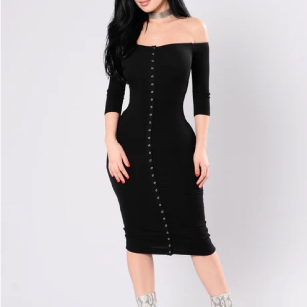 NWT Women’s Elegant Black‎ Off-Shoulder Dress